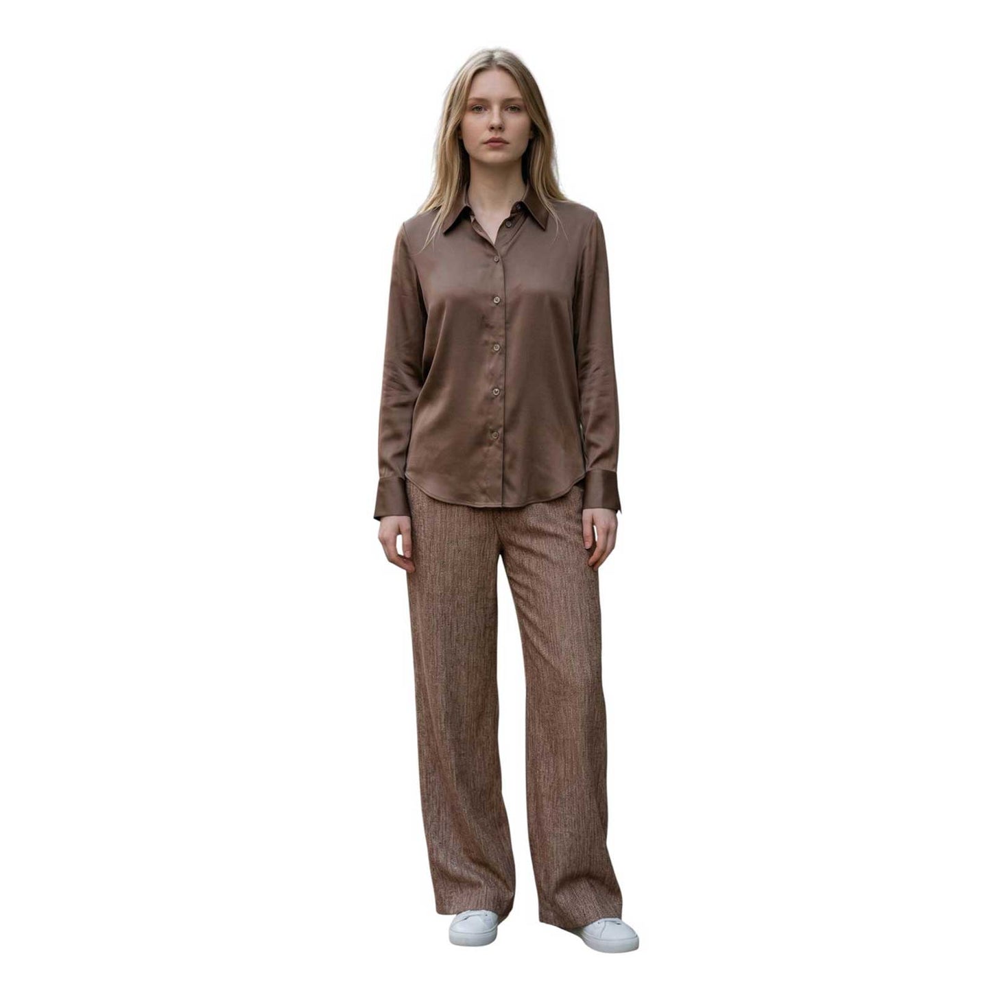 Woman wearing a Collar Shirt Latia Golden Brown Sans sold at Aqualta 3