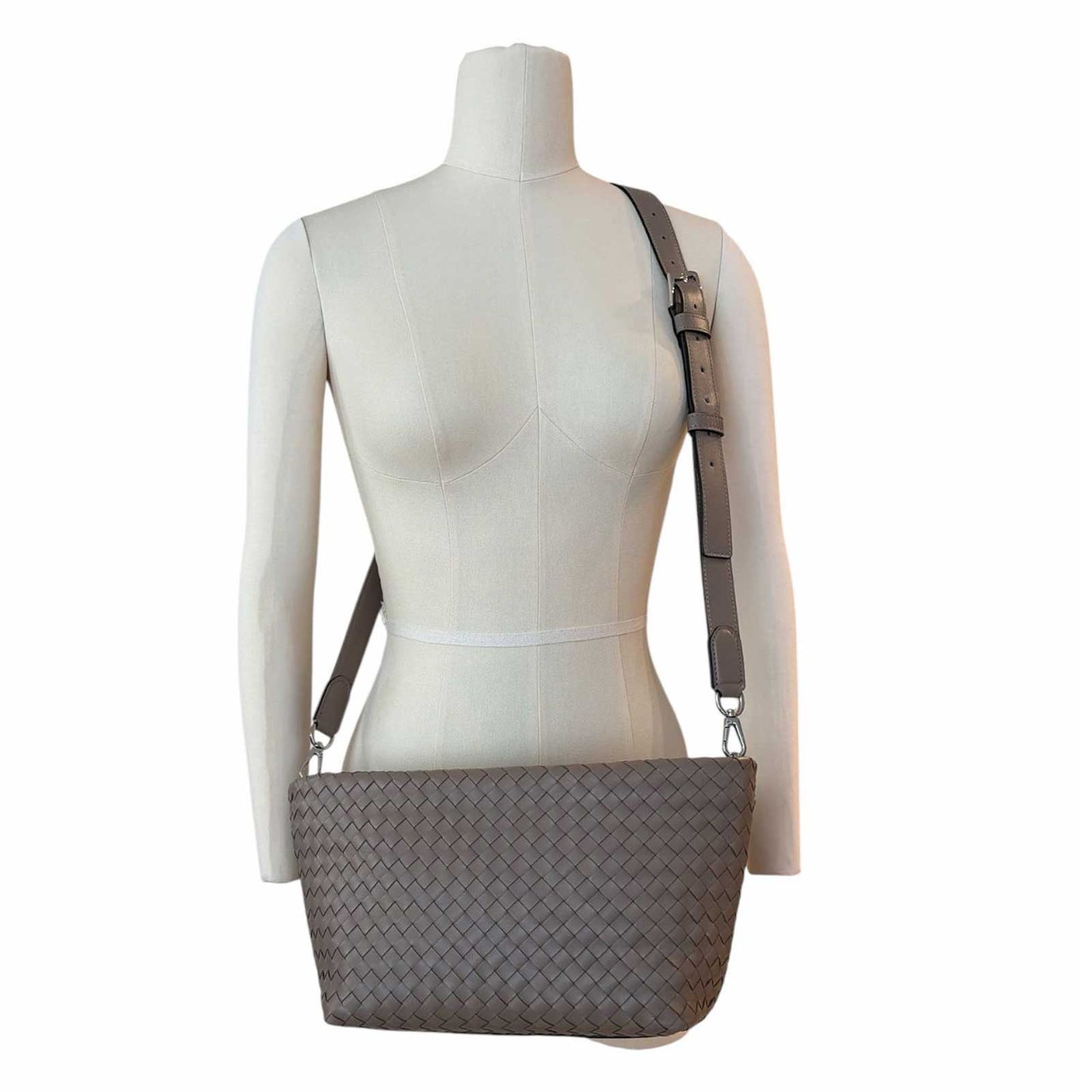 Crossbody intrecciato taupe Biagini sold at Aqualta 2