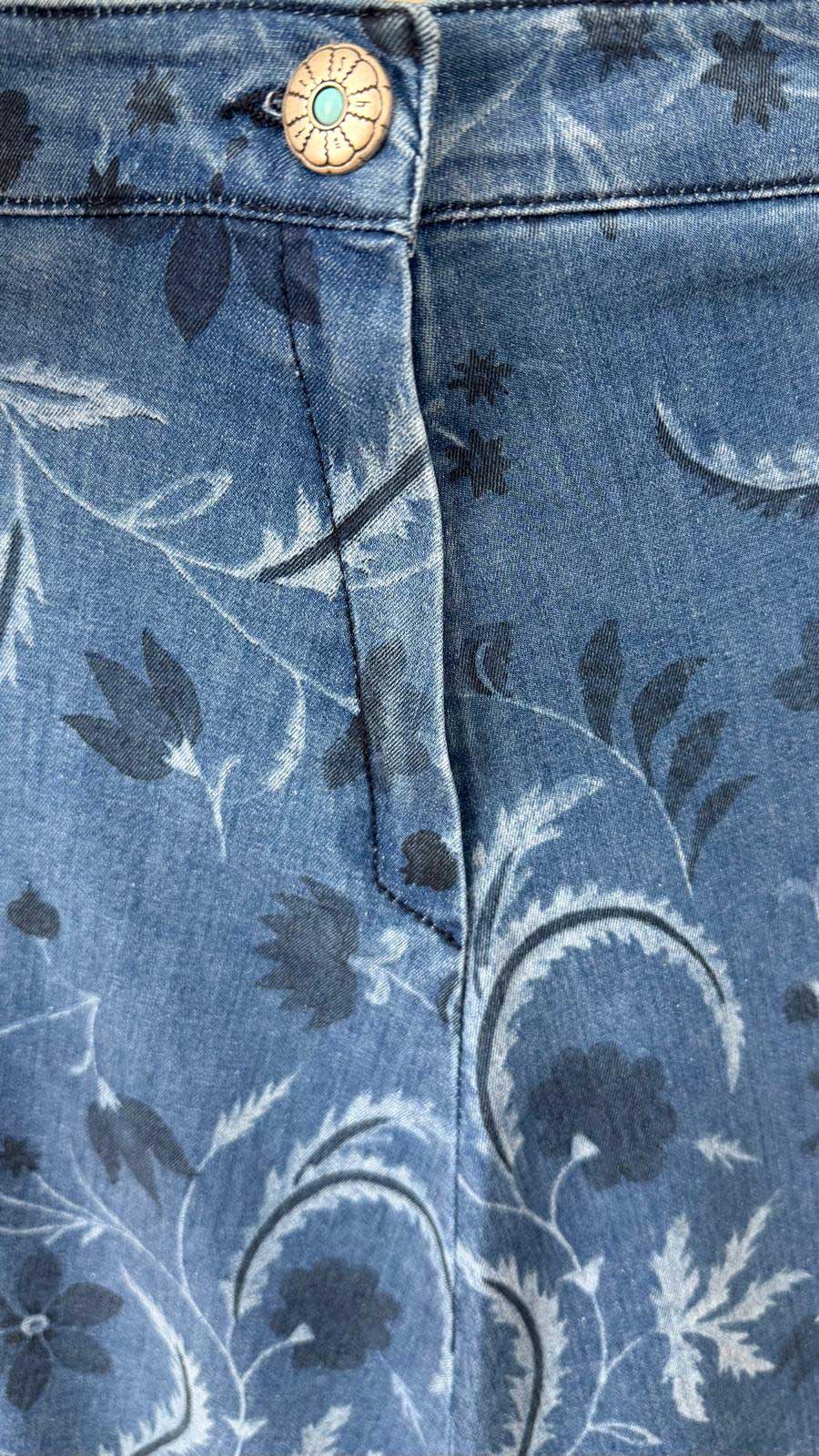 Denim Skirt Mid waist print Shaft Jean sold at Aqualta 5