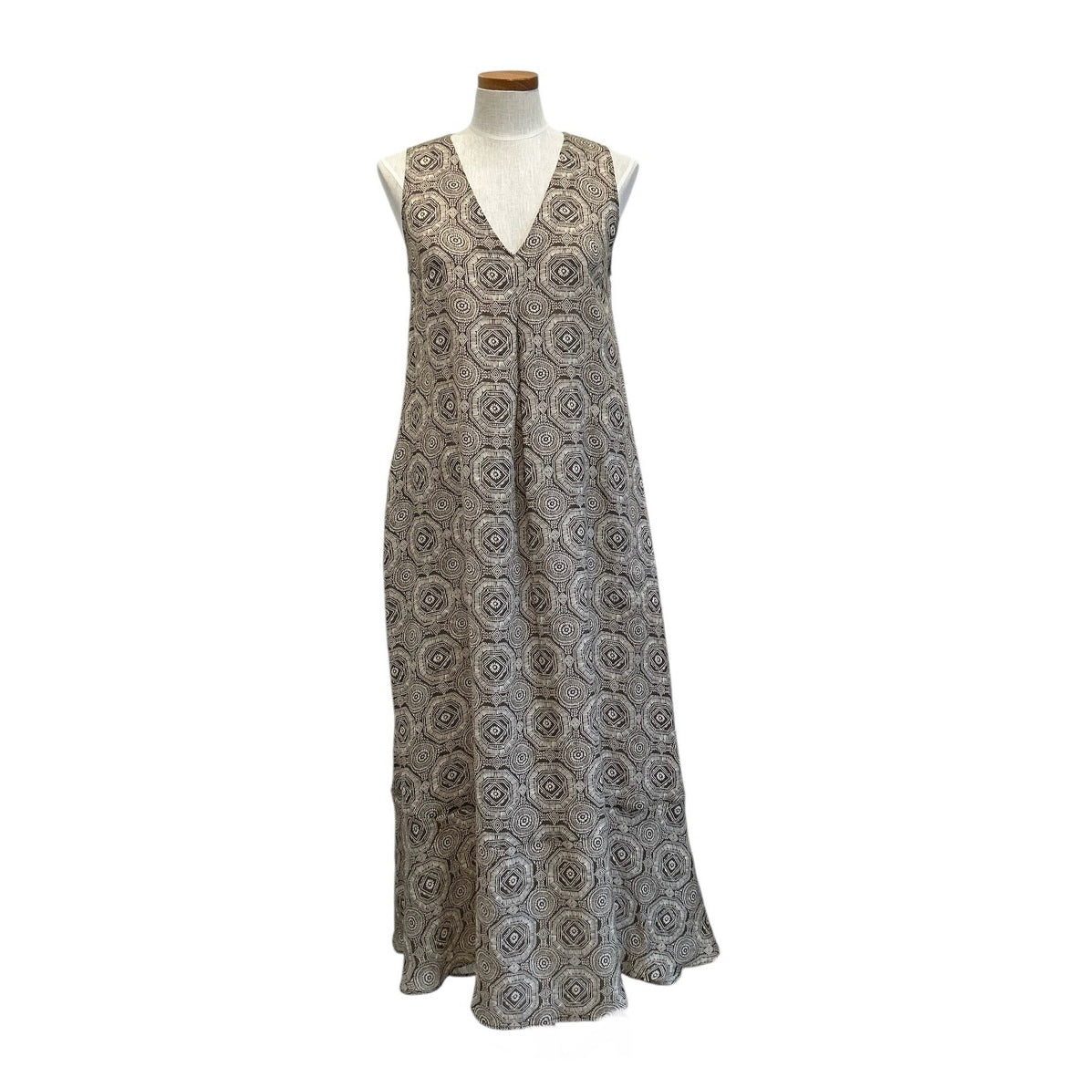 Long Sleeveless linen Dress Small Print Caliban Sold at Aqualta