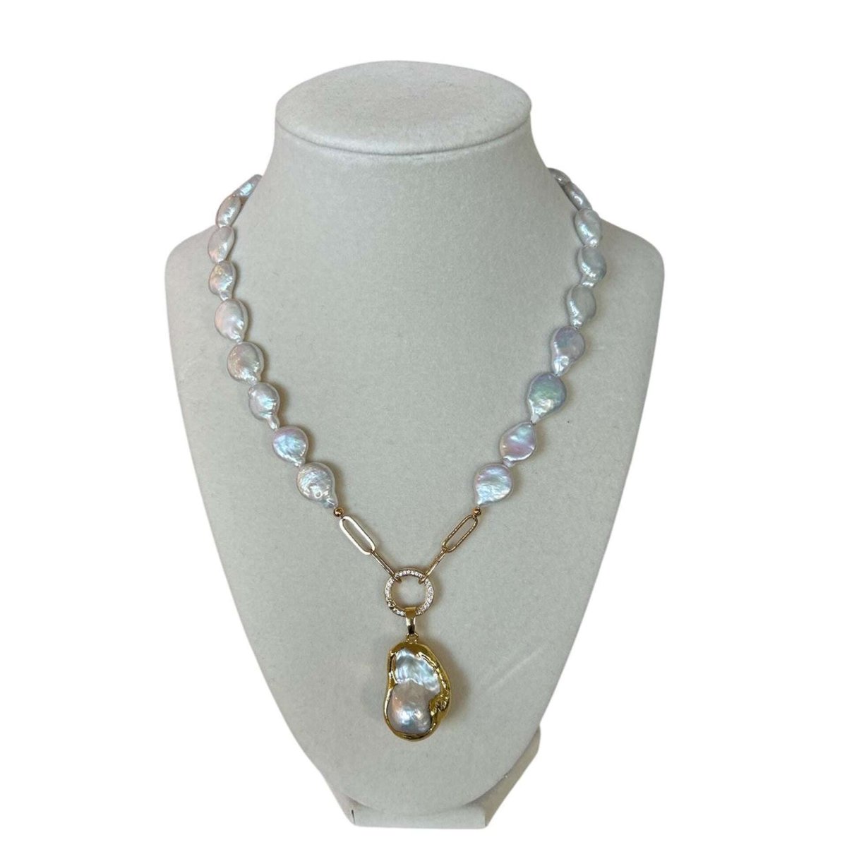 White Freshwater Pearls with Baroque pendant - AQUALTA