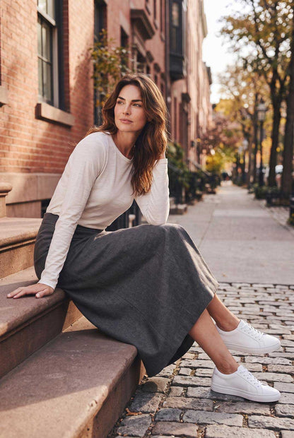 Shop women’s premium skirts and Italian fashion at Aqualta