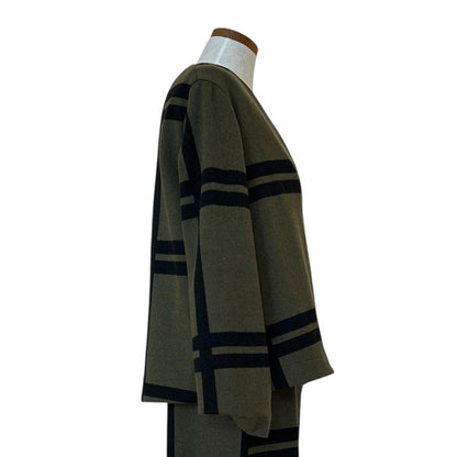 Side picture of Asymmetrical large Checks Jacket Neirami for women sold at Aqualta
