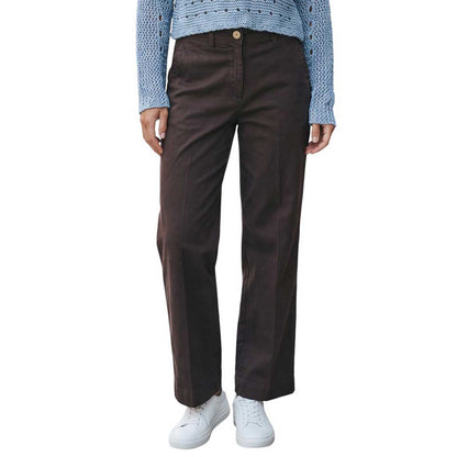 Brown Slight barrel jeans Shaft Jean sold at Aqualta