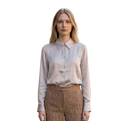 Woman wearing a Collar Shirt Latia Beige Sans sold at Aqualta