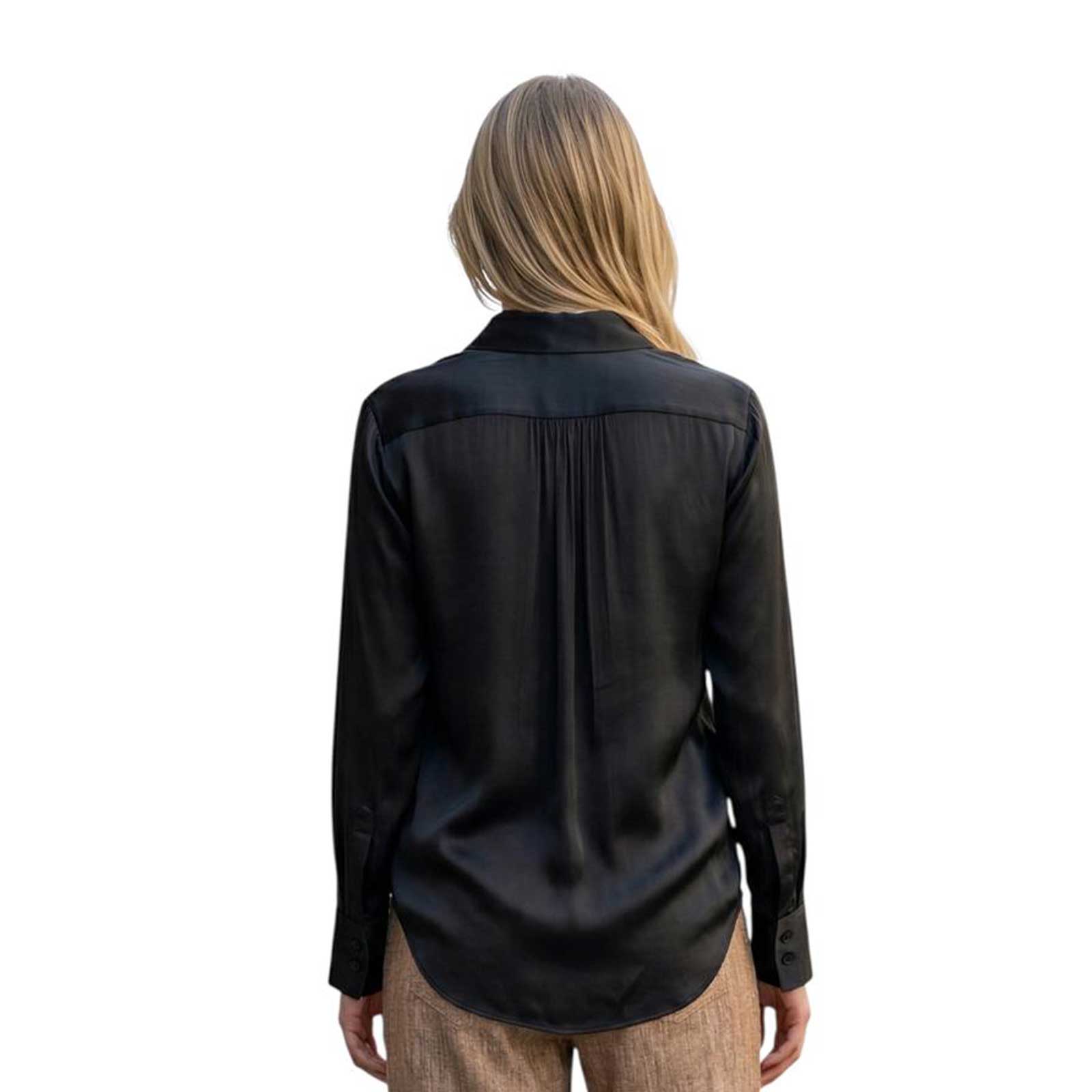 Person wearing a Collar Shirt Latia Black Sand For Women sold At Aqualta