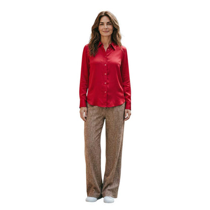 Women wearing our Collar Shirt Latia Matt Red Sand sold at Aqualta 2