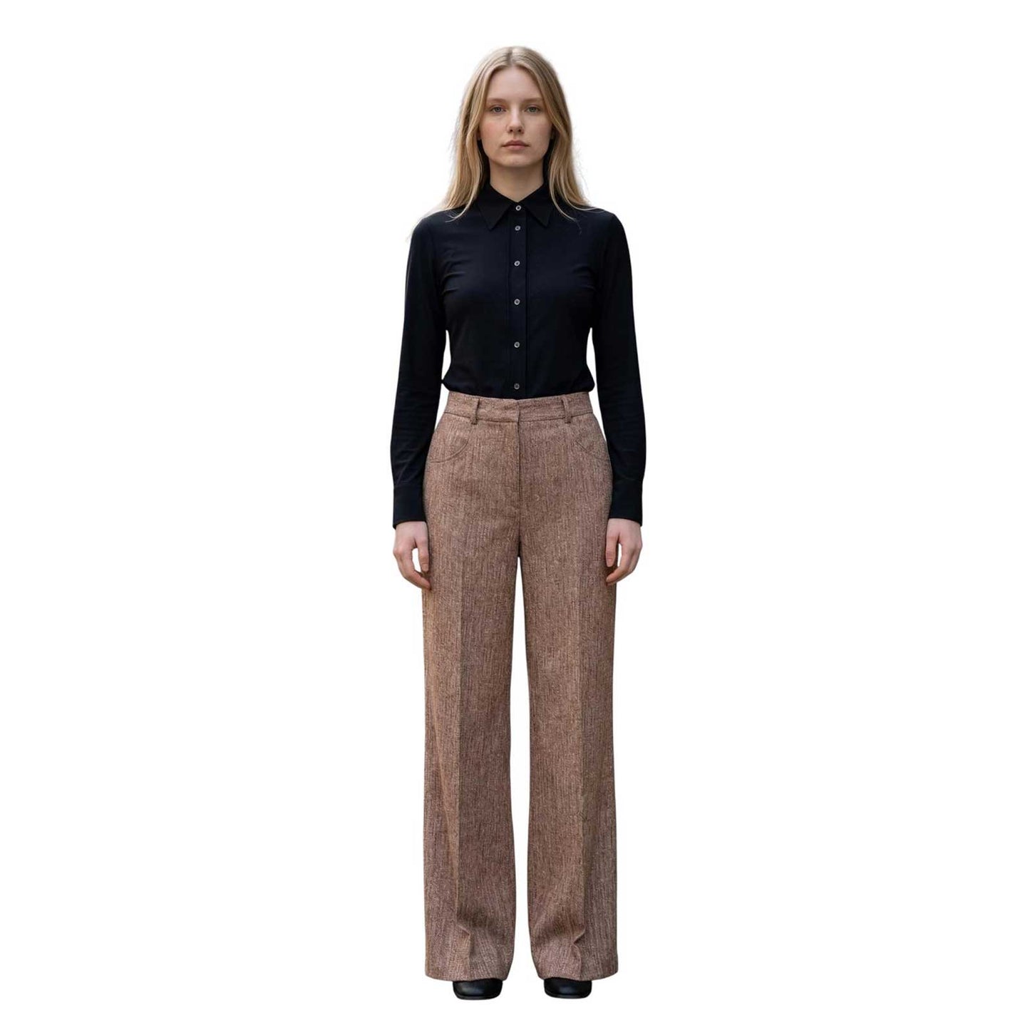 Woman wearing a Collar Shirt Skin like Black Caliban sold at Aqualta 3