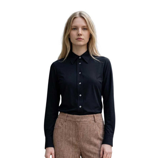 Woman wearing a Collar Shirt Skin like Black Caliban sold at Aqualta