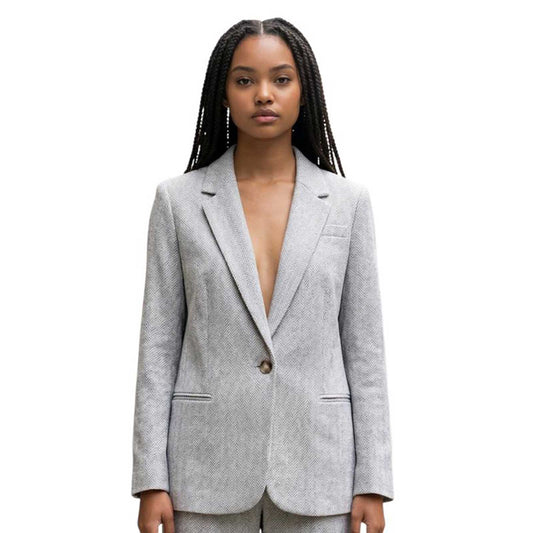 Woman wearing a Jersey Jacket Classic Single-Breasted Herringbone Goodmatch Sold at Aqualta