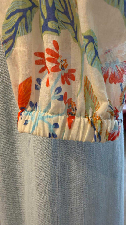 Woman wearing a Light Shirt Collar Floral print Caliban sold at Aqualta 4