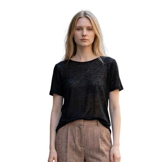 Woman wearing a Linen Tee straight fit Black Goodmatch sold at Aqualta