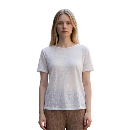 Women wearing a plain Linen Tee straight fit White Goodmatch sold at Aqualta