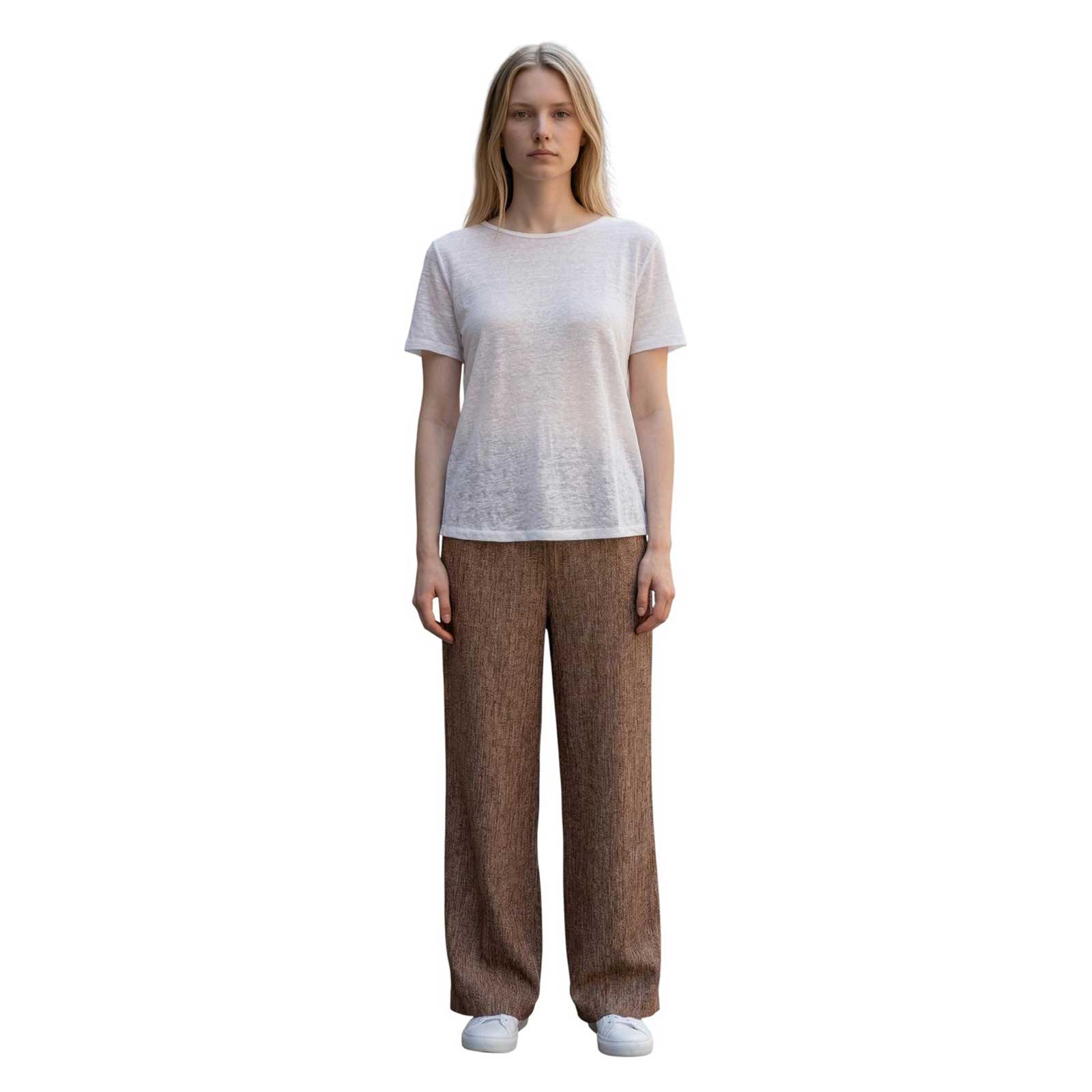 Women wearing a plain Linen Tee straight fit White Goodmatch sold at Aqualta 2