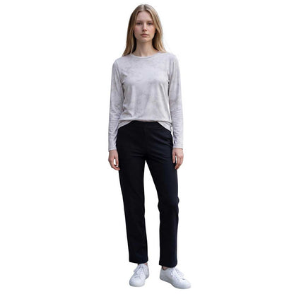 Women’s mid-rise black travel pants in stretch technology fabric – GoodMatch at Aqualta