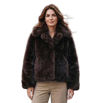 Women’s short brown eco-fur jacket with jeans – Aqualta