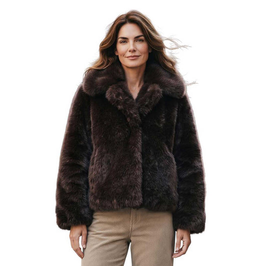 Women’s short brown eco-fur jacket with jeans – Aqualta