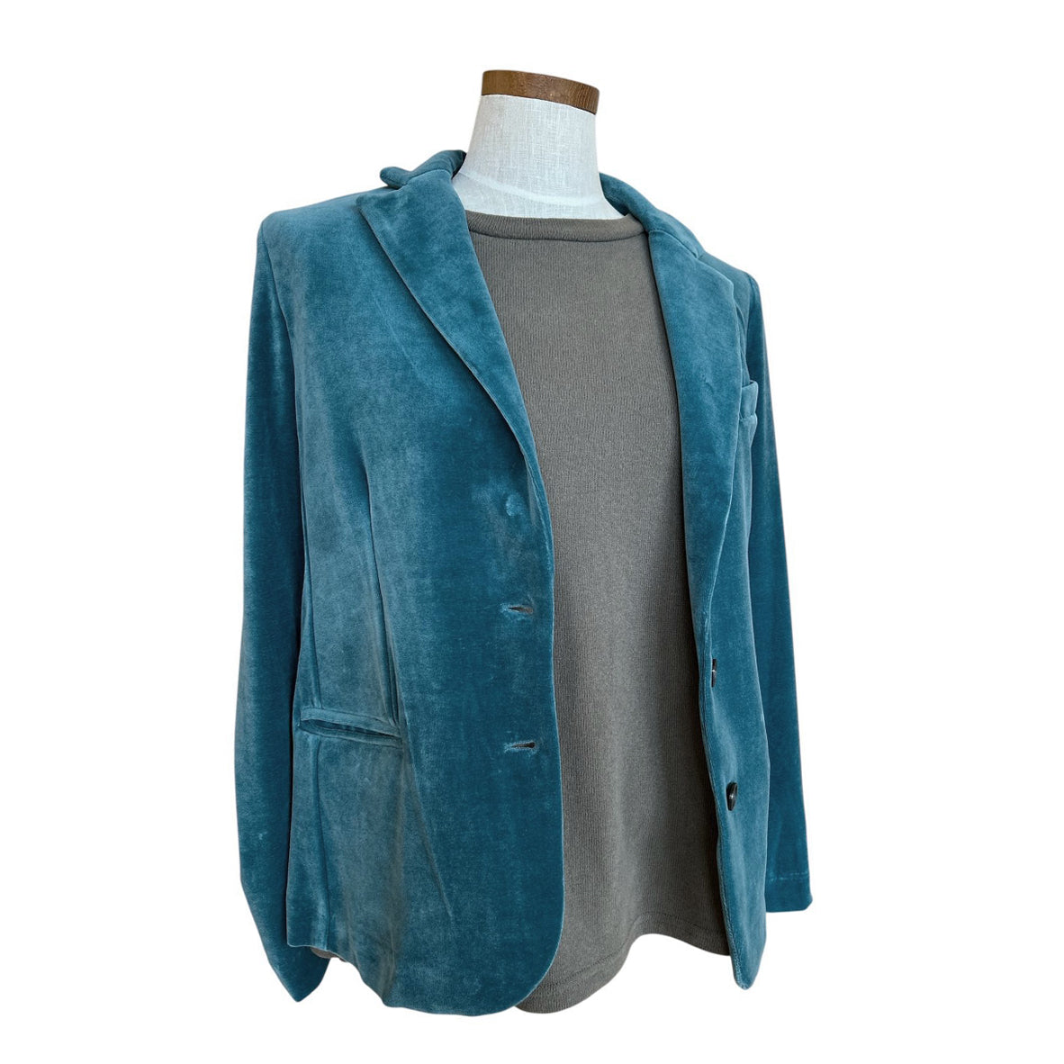 Picture of our Single breast Velvet Blazer Teal Goodmatch for women and taupe sweater sold at Aqualta