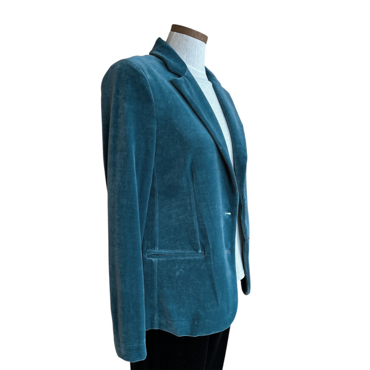 Side picture of our Single breast Velvet Blazer Teal for women Goodmatch sold at Aqualta