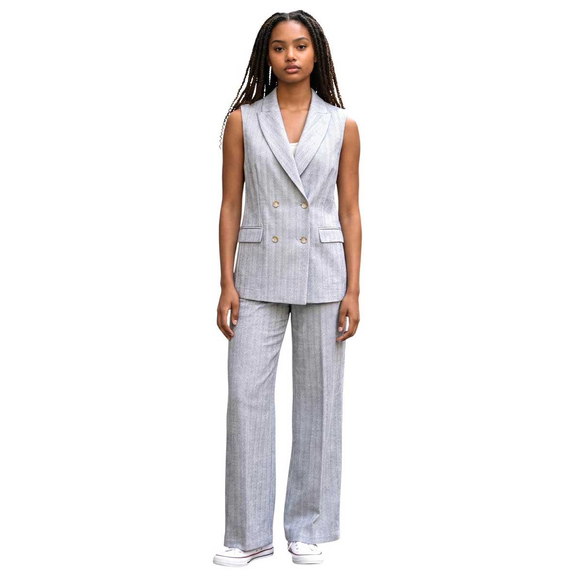 Woman wearing a Sleeveless Jersey Jacket White Herringbone Goodmatch sold at Aqualta 2