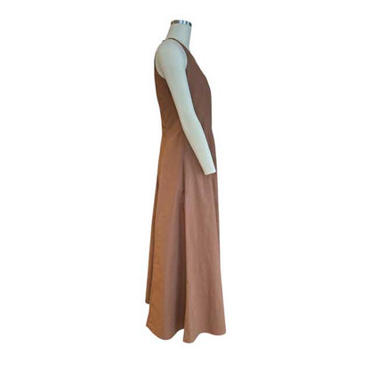 Side picture of our Sleeveless long cotton dress Brown Caliban sold at aqualta