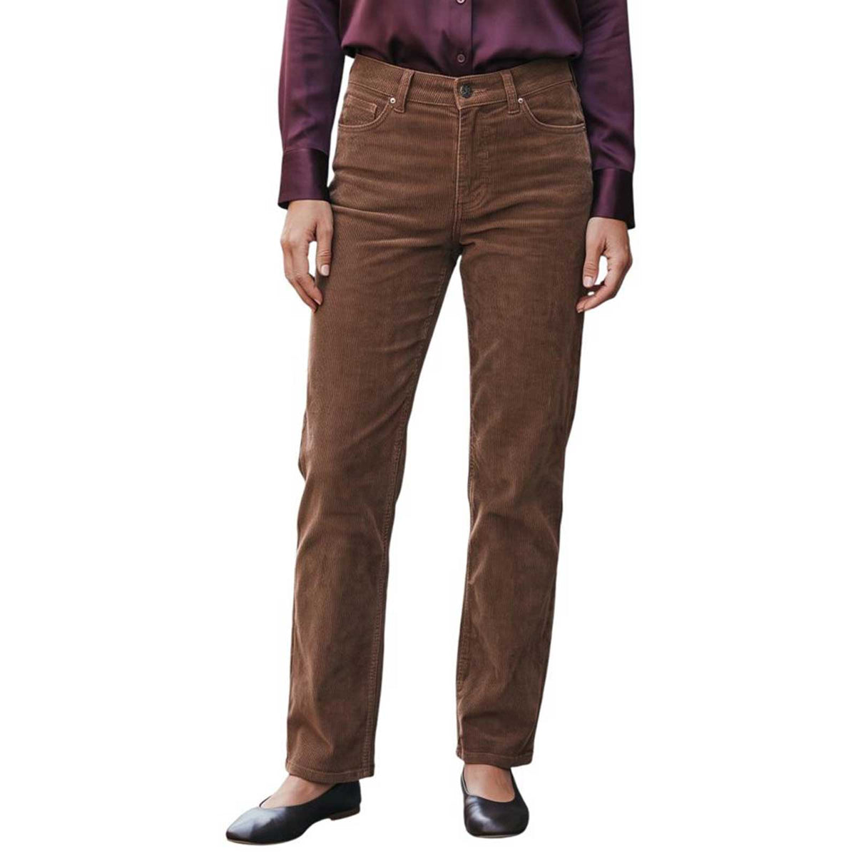 Women’s brown corduroy straight leg pants by Sand, sold at Aqualta, featuring a timeless cut and textured finish.