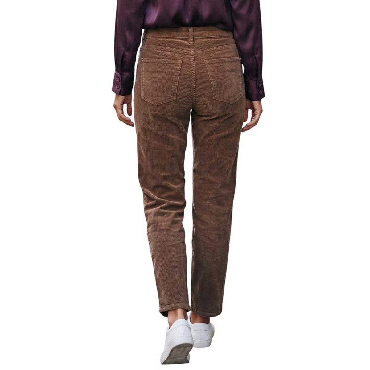 Straight leg corduroy brown pants by Sand, sold at Aqualta, with a classic five-pocket design and relaxed tailored fit.
