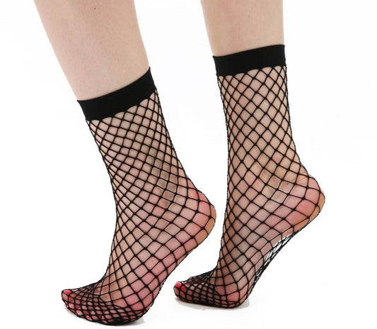 Black large fishnet ankle socks for women by Malka Chic. Made in Italy. Fashion-forward fishnet style with wide mesh pattern.