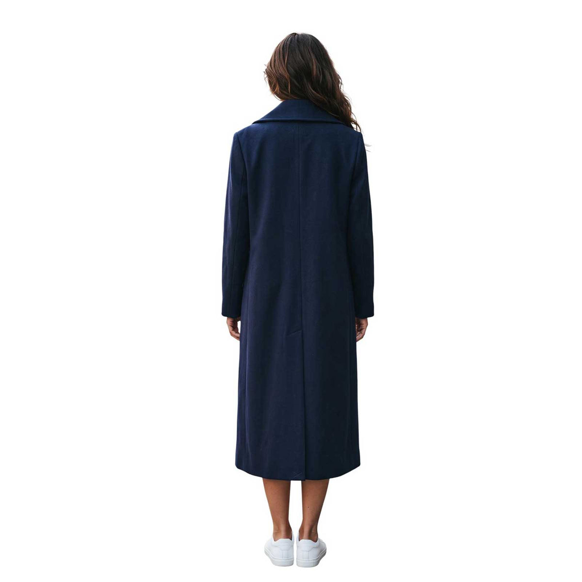 Elegant women’s long navy cashmere blend coat by Sand, sold at Aqualta, featuring a double-breasted front and wide lapels.
