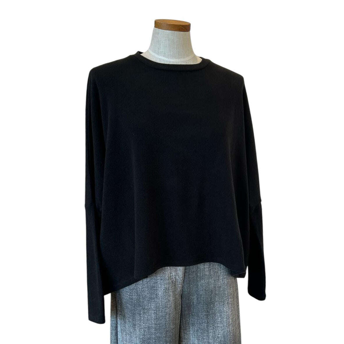 Flare cut Sweater Black - AQUALTA