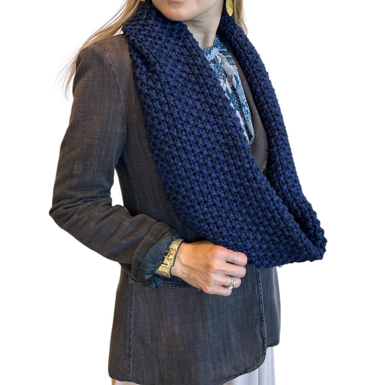 Navy Infinity scarf Balloon knit Solid colors for women sold at Aqualta