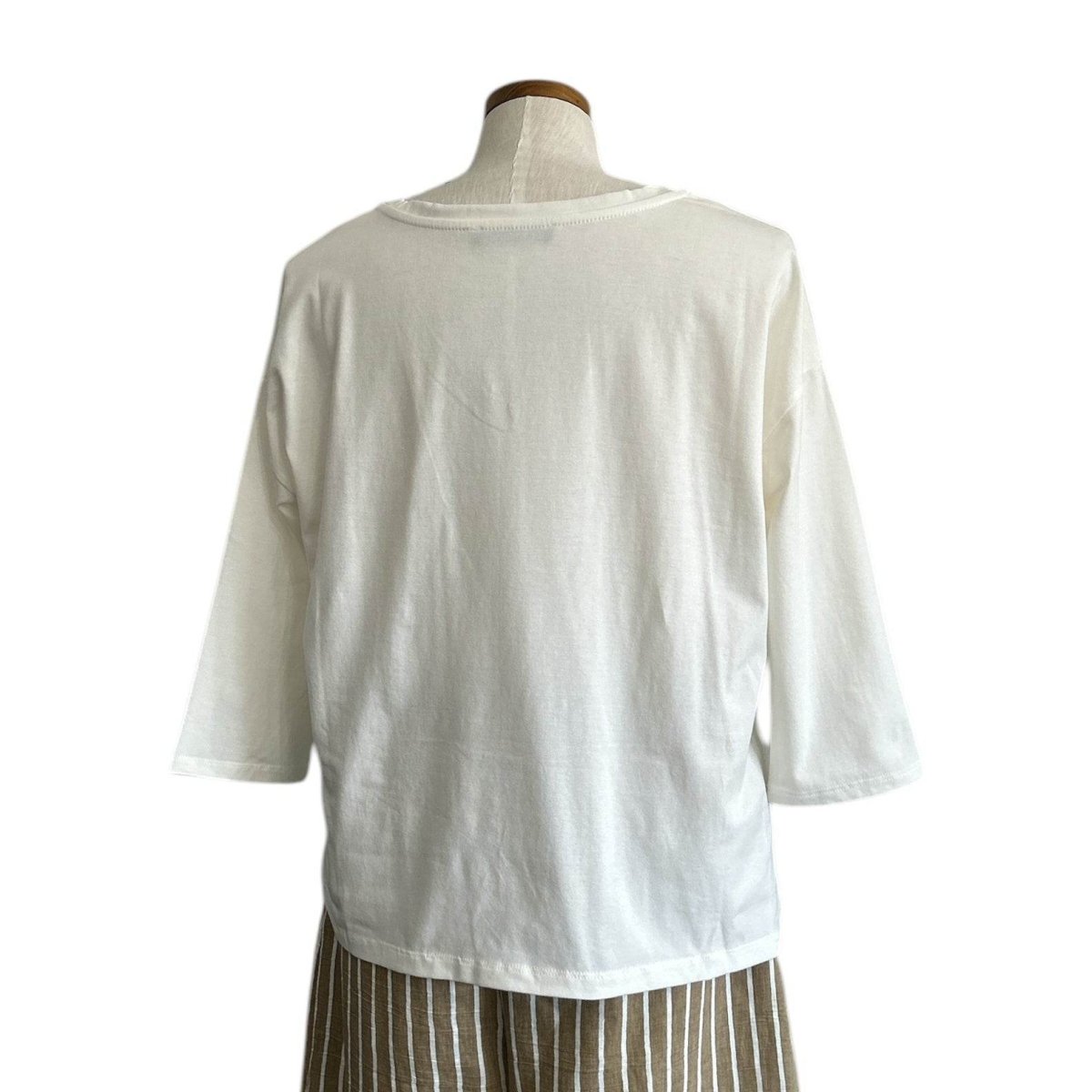 V - Neck Tee 3/4 sleeves White with design - AQUALTA